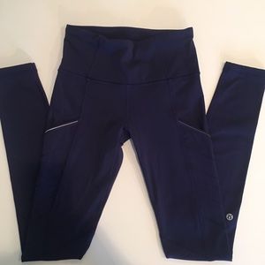 Lululemon leggings size 4 28”navy